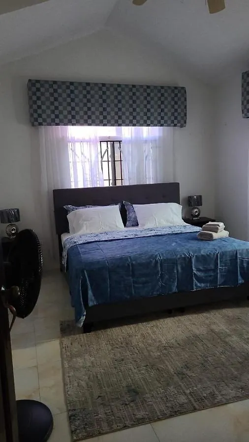 בית נופש פורטמור Caribbean Estates, 10 Mins From The Beach, Beautiful Gated Community ג'מייקה